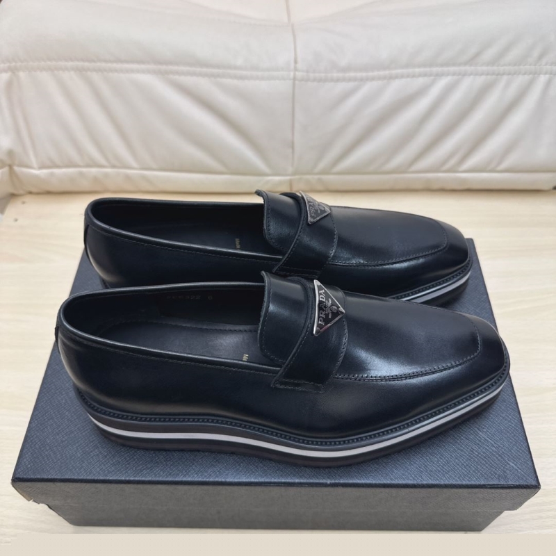 Pra*a leather shoes